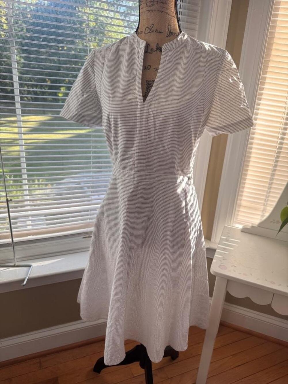 TORY BURCH white black stripe fit and flare dress size small (DR100